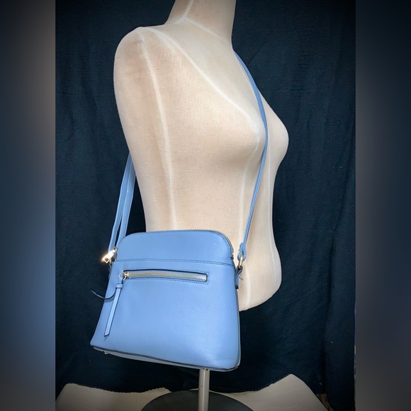Handbags - 🆓Light Blue Crossbody Shoulder Purse – Gold Hardware – Brand New